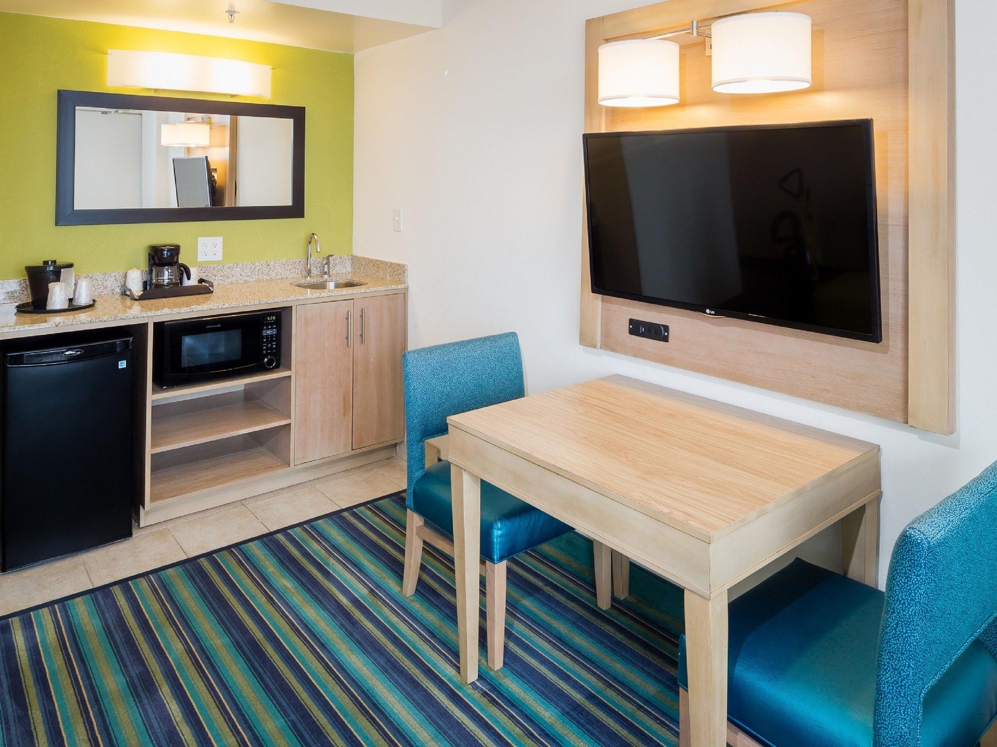 Comfort Suites Beachfront Вирджиния Бийч Екстериор снимка