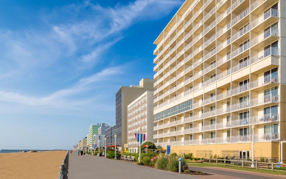 Comfort Suites Beachfront Вирджиния Бийч Екстериор снимка