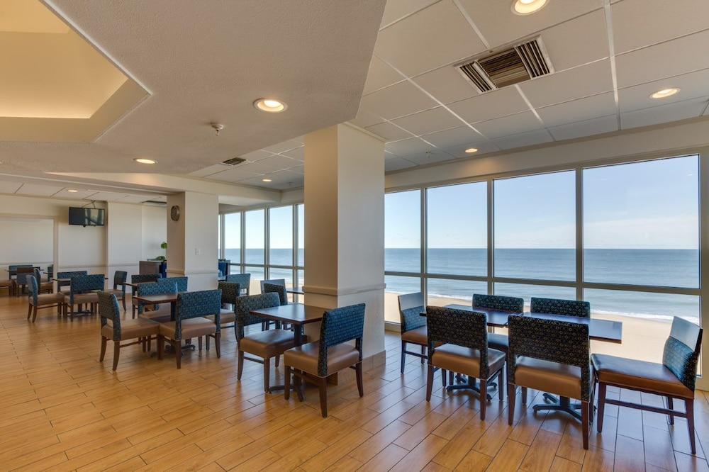 Comfort Suites Beachfront Вирджиния Бийч Екстериор снимка