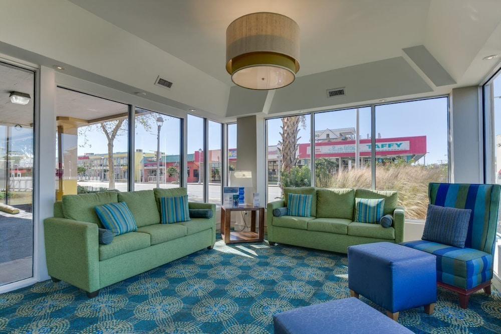 Comfort Suites Beachfront Вирджиния Бийч Екстериор снимка