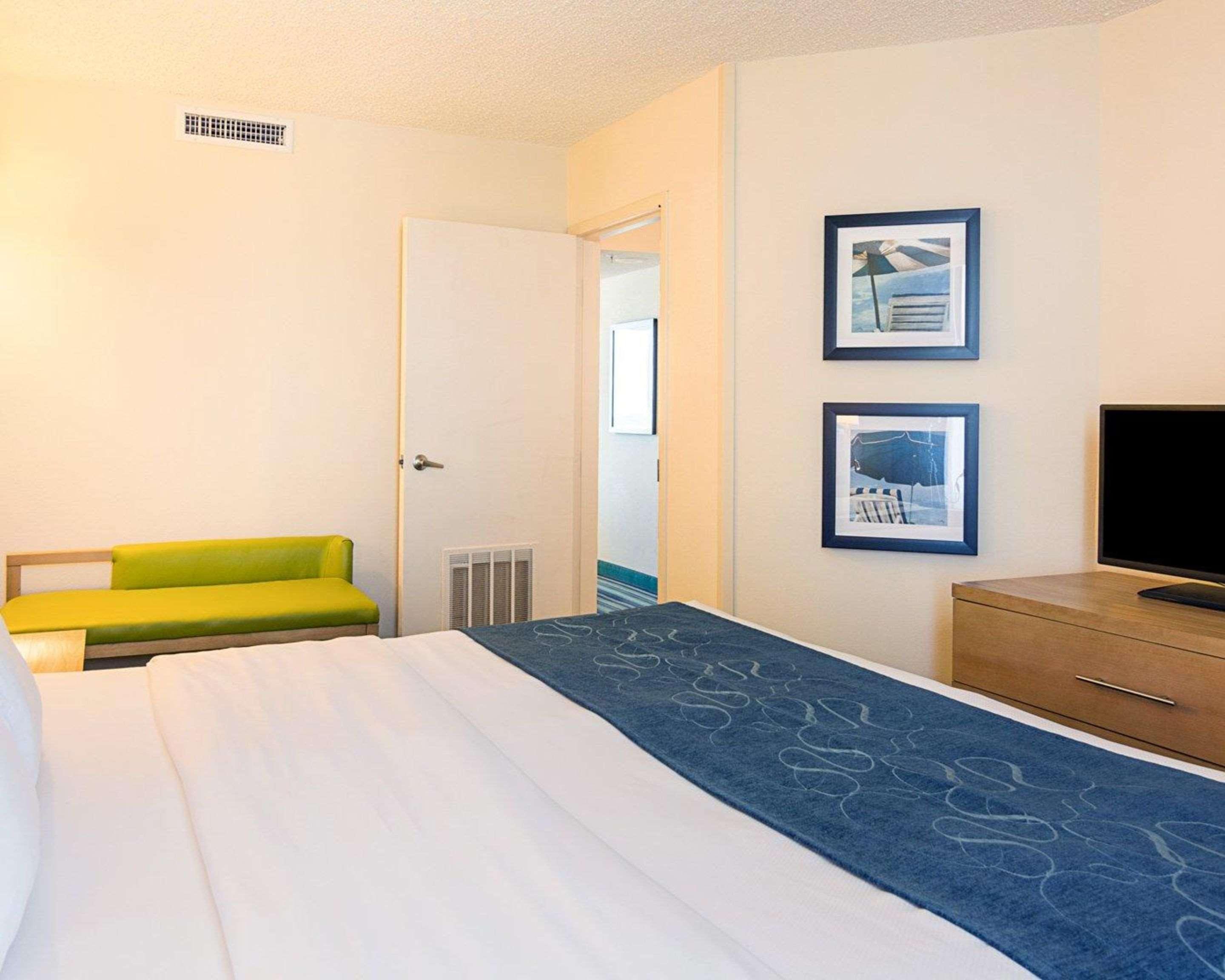 Comfort Suites Beachfront Вирджиния Бийч Екстериор снимка