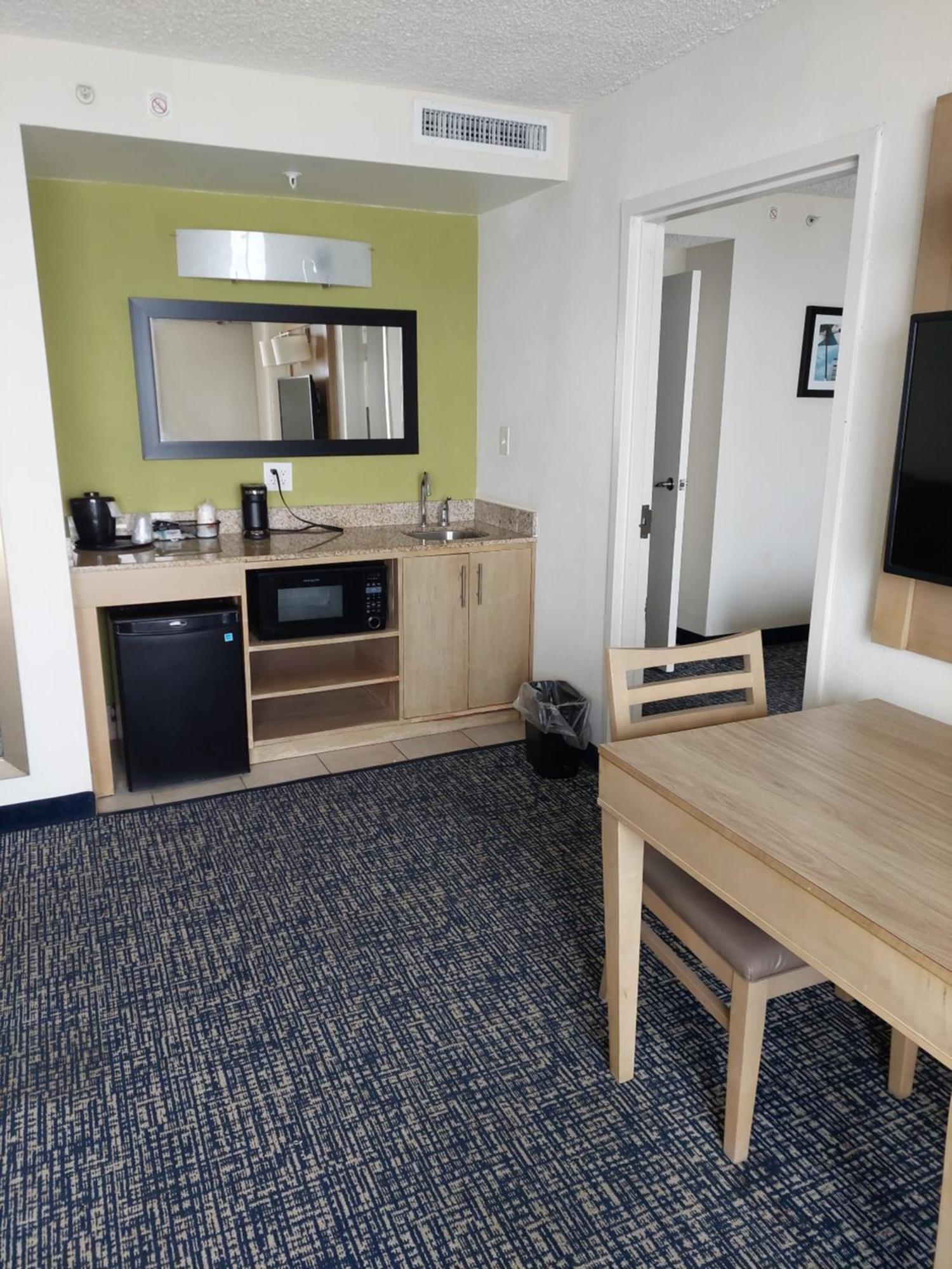 Comfort Suites Beachfront Вирджиния Бийч Екстериор снимка