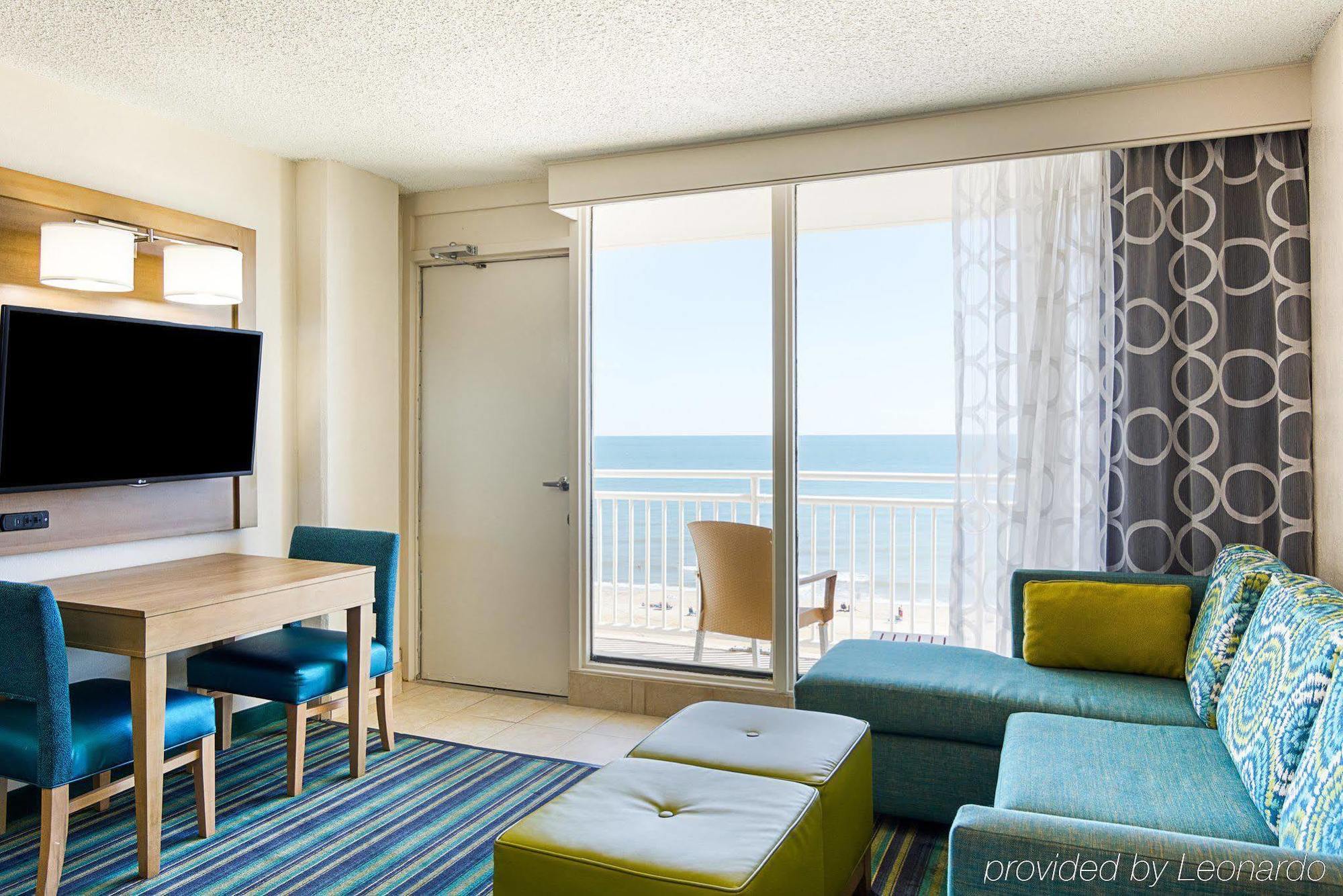 Comfort Suites Beachfront Вирджиния Бийч Екстериор снимка