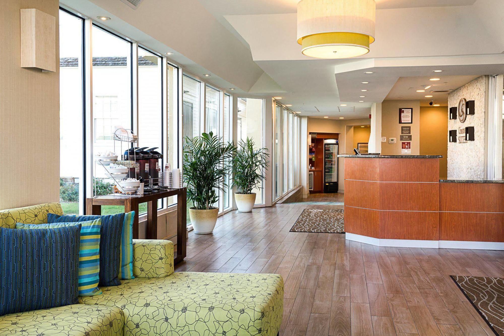 Comfort Suites Beachfront Вирджиния Бийч Екстериор снимка