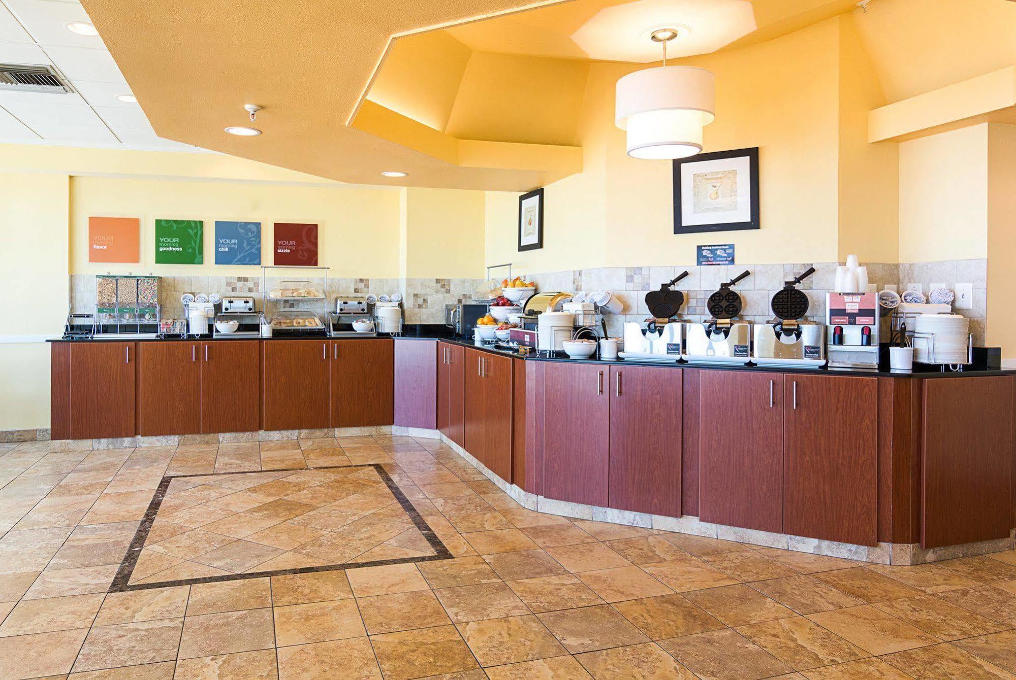 Comfort Suites Beachfront Вирджиния Бийч Екстериор снимка